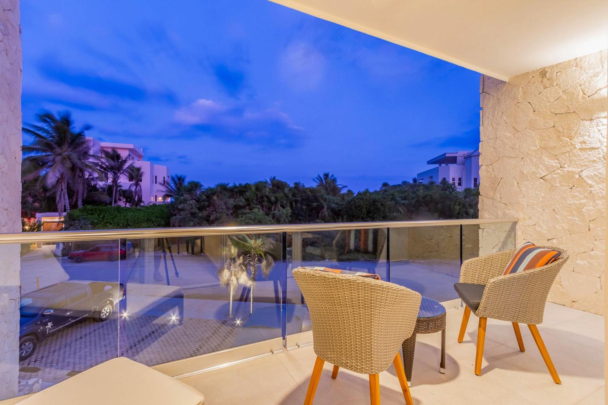 Santamar By Tao Beach Condos With Pool & Walk To Ocean Акумал Екстериор снимка